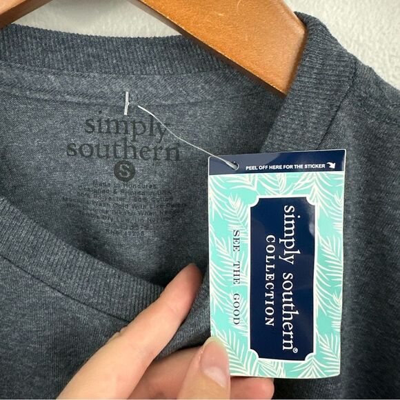 Simply Southern Grey It's A Mess Sunflower Short Sleeve T-Shirt NWT Size Small - Picture 6 of 10